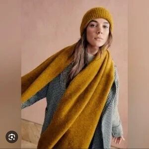 Sézane alpaca scarf. Buy Now, Shop Will Be Closed 9/1-10/10!